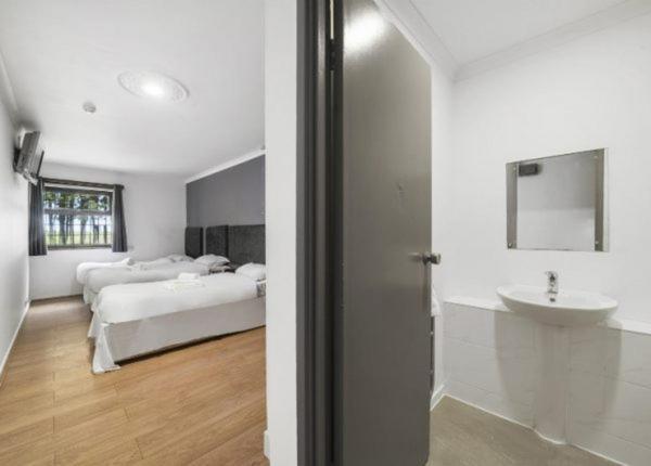 Iway Inn Hotel Cambridge  Dış mekan fotoğraf